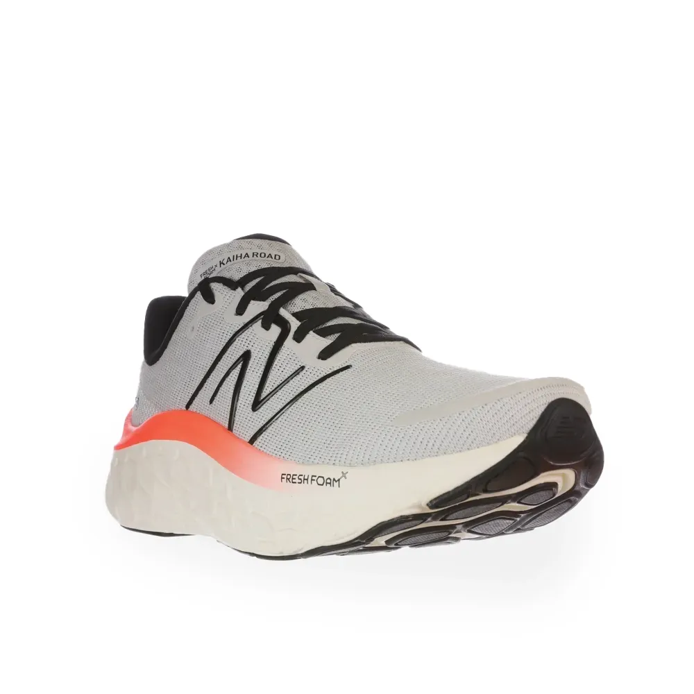 Tênis masculino New Balance Fresh Foam X MKAIRCU1 vista frontal mostrando design e amortecimento